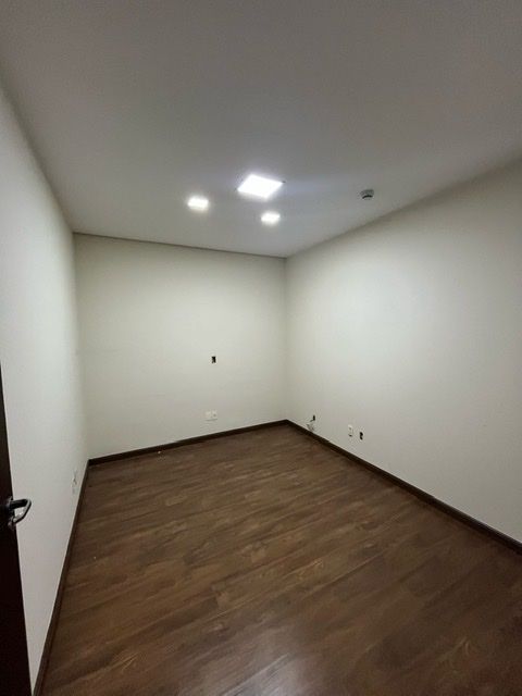 Sala Comercial - Aluguel - Jardim Limoeiro - Arujá - SP