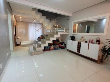 Casa a Venda 3 suites c/ Piscina 5 vagas. Cond. Sunville