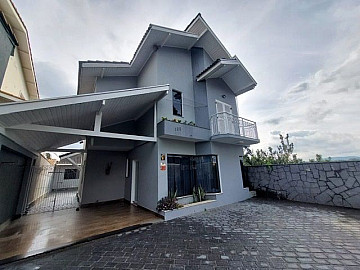 Casa a Venda 3 Dormitorios com Ed�cula - J. Renata - Aruja