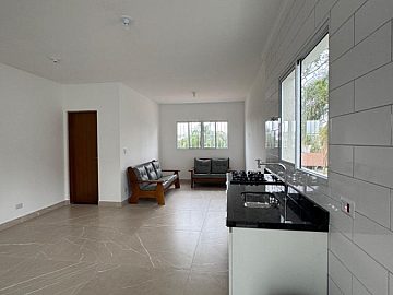 Casa para Locao- 2 dormitrios. 2 Vagas. Sunset