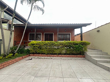 Casa p/ Loca��o - 3 Su�tes c/ Ed�cula e Churrasqueira. Jorda