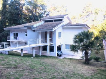 Casa a Venda -5 Dormitrios -Cond.Arujazinho I,II e III